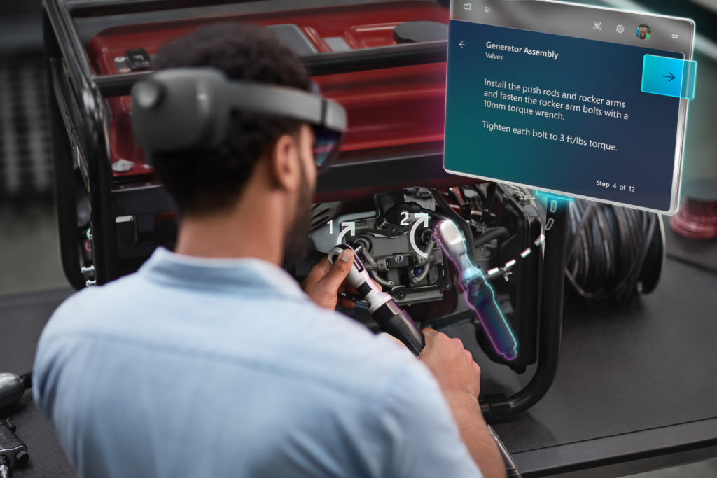 Microsoft PHK Karyawan Mixed Reality Namun Penjualan HoloLens 2 Masih&nbsp;Berjalan!